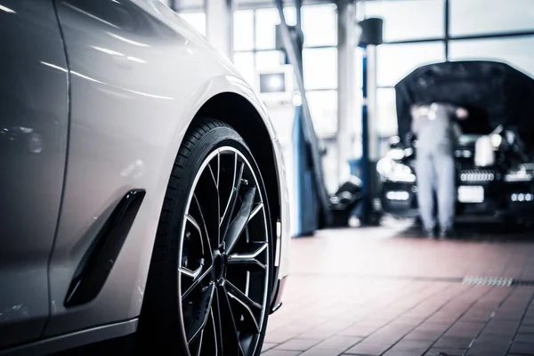 depositphotos_221438126-stock-photo-auto-service-vehicle-maintenance-professional